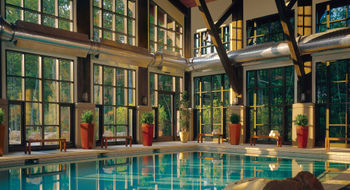 A pool at The Lodge at Woodloch, a WITT Certified spa resort in Pennsylvania's Poconos.