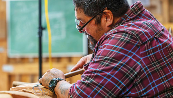 The port offers a number of cultural excursions, such as visiting with a totem pole carver while he practices his craft.